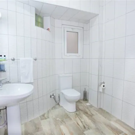 Отель Ist House
